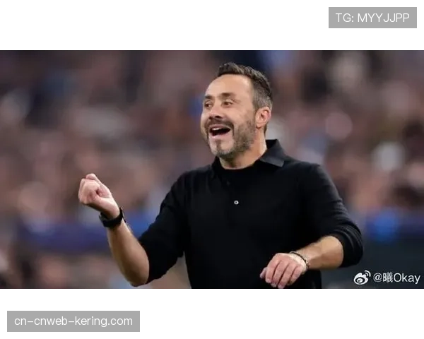 场边镜头：布莱顿主帅德泽尔比因一次本方反击传球失误而怒踢水瓶